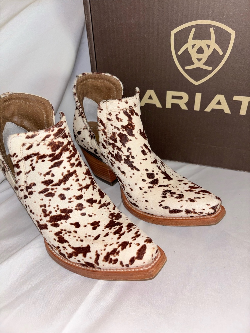 Ariat Women's Dixon Haircalf Western Booties US 6.5